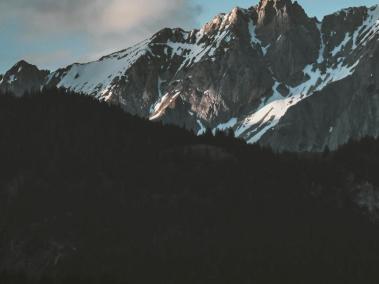 Imagen montañas avif