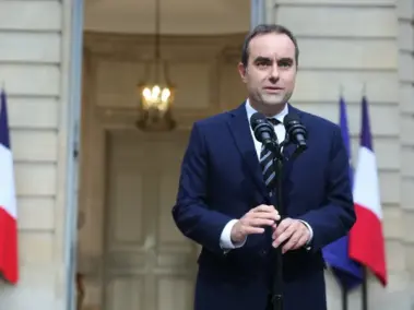 Sebastien Lecornu y Emmanuel Macron