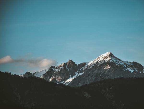 Imagen montañas avif