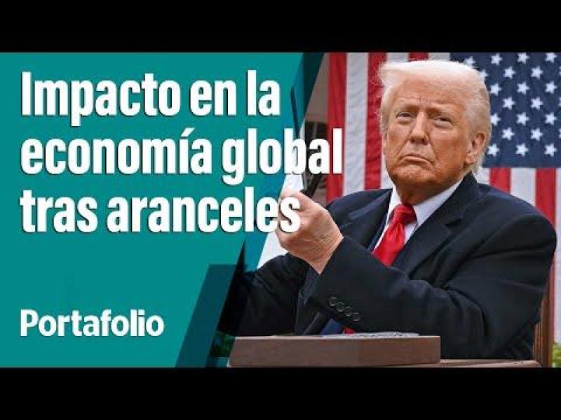 Analizamos lo que viene para la economía mundial tras el 'día de la liberación' de Estados Unidos y los impactos en Colombia.
SUSCRÍBETE: https://bit.ly/eltiempoYT
Síguenos en nuestras redes sociales:
X: https://twitter.com/eltiempo
Facebook: https://www.facebook.com/eltiempo
Instagram: https://www.instagram.com/eltiempo
El Tiempo es el medio líder de noticias en Colombia, caracterizado por sus investigaciones y reportajes exclusivos, sobre: justicia, deportes, economía, política, cultura, tecnología, innovación, cambio climático, entre otros eventos noticiosos en Colombia y el mundo.
Para mayor información ingresa a: https://www.eltiempo.com
Otros canales de El Tiempo
Citytv: https://www.youtube.com/c/citytvbogota
Bravíssimo Citytv: https://www.youtube.com/c/BRAVISSIMOCITYTV
Portafolio: https://www.youtube.com/user/PortafolioCO
Futbolred: https://www.youtube.com/c/FutbolRedCO
#Portafolio #PortafolioenVivo #Aranceles #BatallaComercial